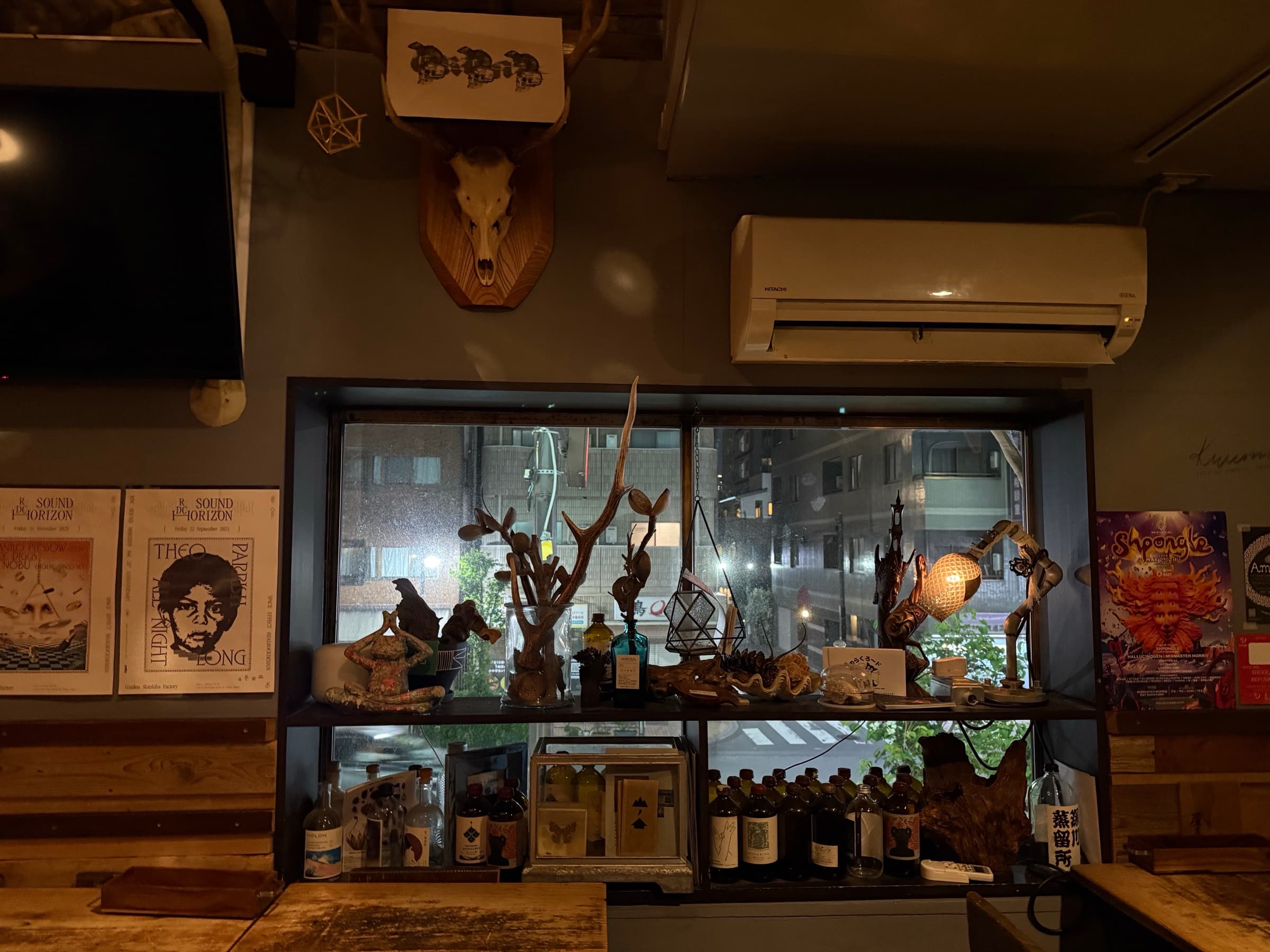 BAR NICO 店内